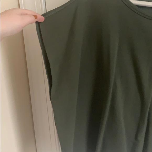 Workout Top - Picture 2 of 3